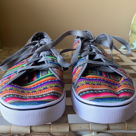 Very cool Cloth Baja Multi colored Print Sneakers - Picture 6 of 13